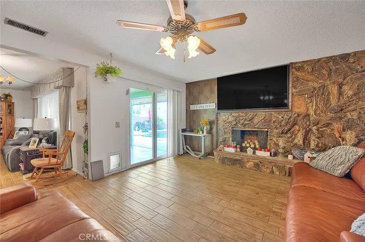 9676 Kempster Avenue, Fontana, California 92335
