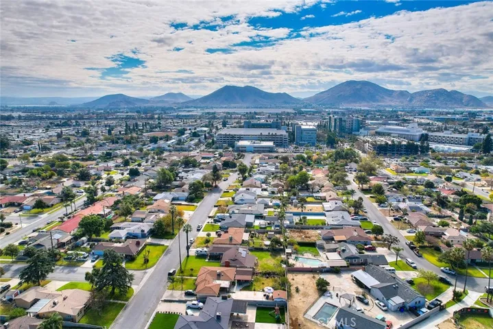 9676 Kempster Avenue, Fontana, California 92335