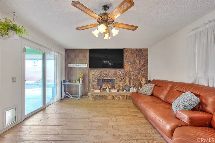 9676 Kempster Avenue, Fontana, California 92335