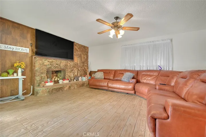 9676 Kempster Avenue, Fontana, California 92335