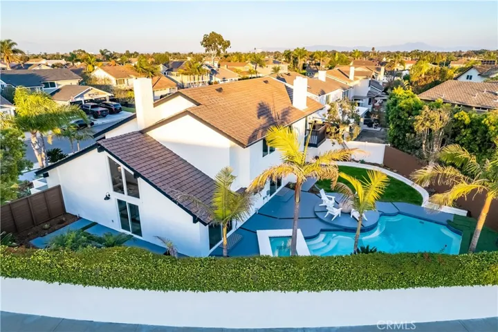 5892 Bellfield Lane, Huntington Beach, California 92648