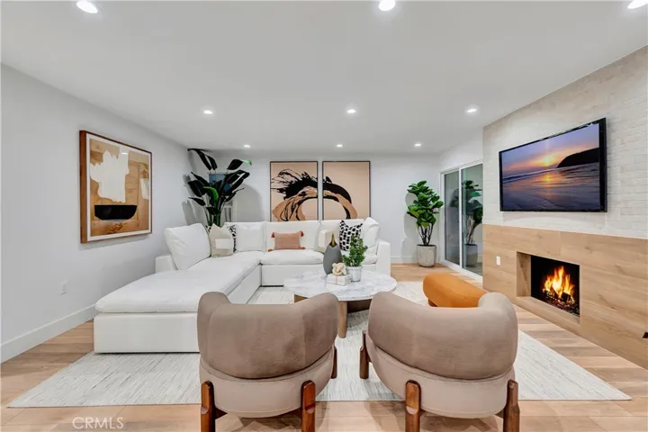 5892 Bellfield Lane, Huntington Beach, California 92648