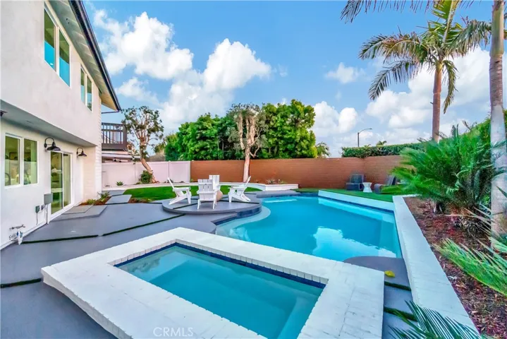5892 Bellfield Lane, Huntington Beach, California 92648