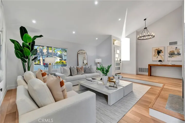 5892 Bellfield Lane, Huntington Beach, California 92648