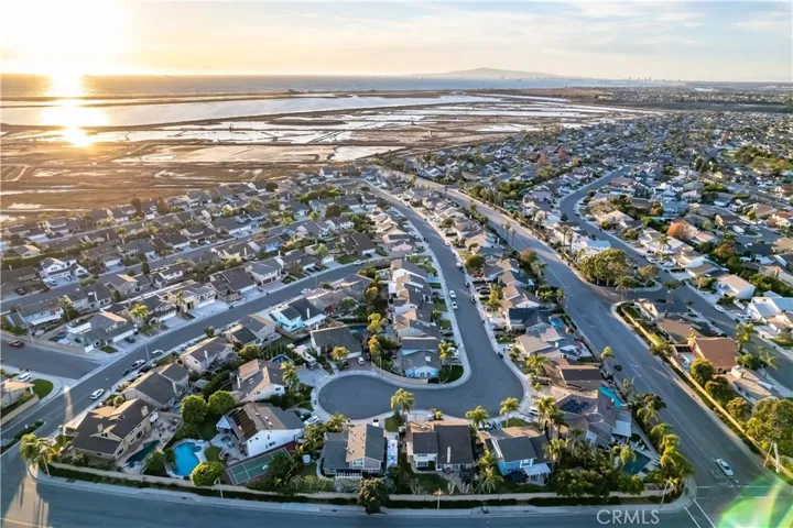 5892 Bellfield Lane, Huntington Beach, California 92648
