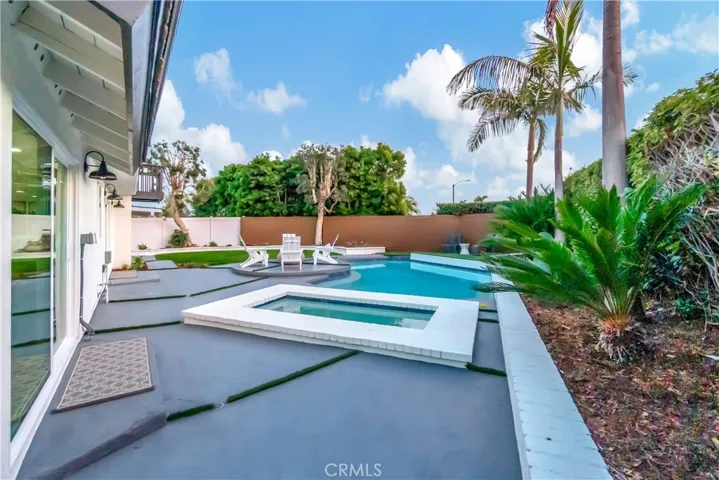 5892 Bellfield Lane, Huntington Beach, California 92648