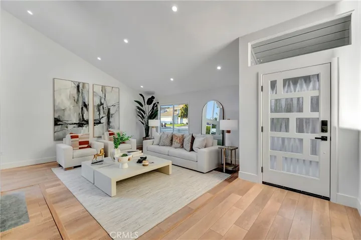 5892 Bellfield Lane, Huntington Beach, California 92648