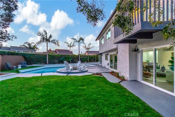 5892 Bellfield Lane, Huntington Beach, California 92648