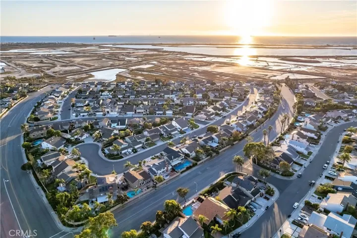5892 Bellfield Lane, Huntington Beach, California 92648