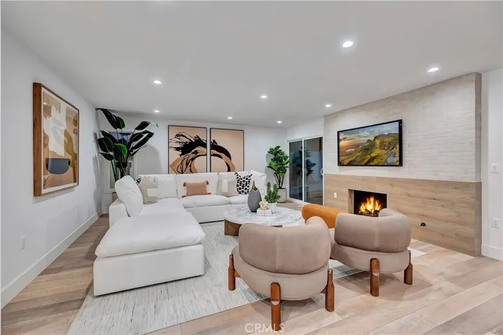 5892 Bellfield Lane, Huntington Beach, California 92648