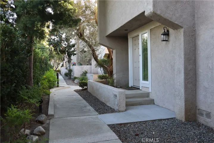 160 Fairhaven Lane, Costa Mesa, California 92626