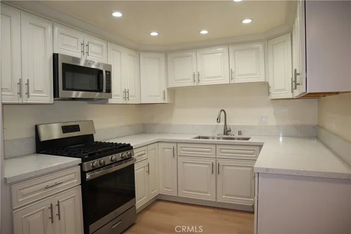 160 Fairhaven Lane, Costa Mesa, California 92626