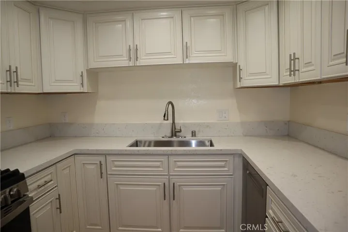 160 Fairhaven Lane, Costa Mesa, California 92626