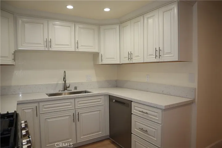 160 Fairhaven Lane, Costa Mesa, California 92626