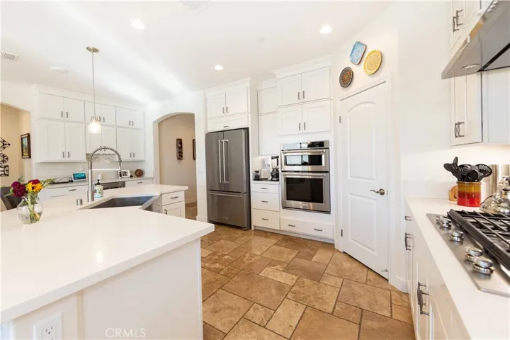 16083 Muirfield Lane, Fontana, California 92336