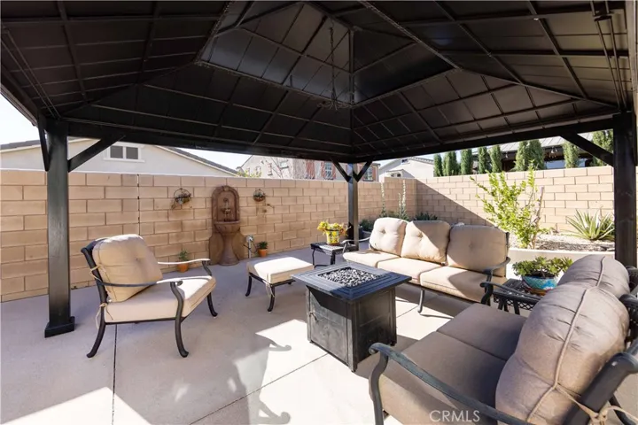 16083 Muirfield Lane, Fontana, California 92336