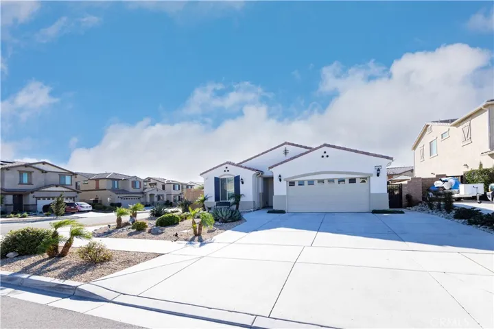 16083 Muirfield Lane, Fontana, California 92336