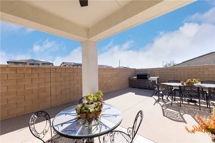 16083 Muirfield Lane, Fontana, California 92336