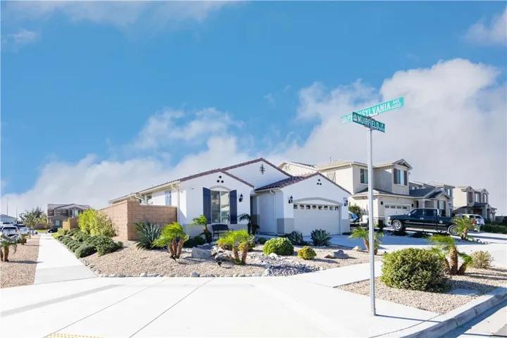 16083 Muirfield Lane, Fontana, California 92336