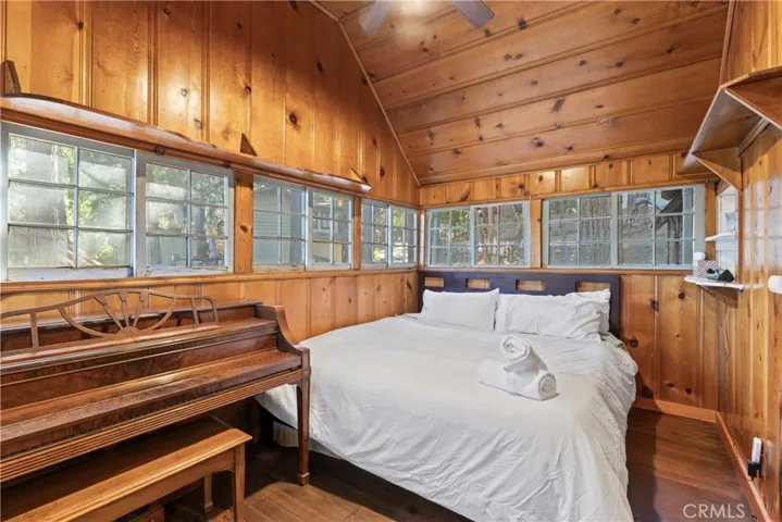 1021 Mars Way, Crestline, California 92325