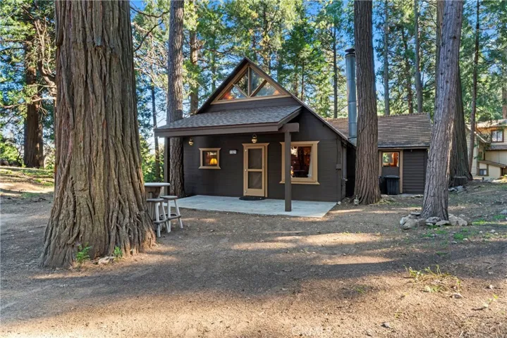 1021 Mars Way, Crestline, California 92325