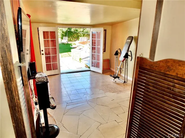 13423 Mettler Avenue, Los Angeles, California 90061