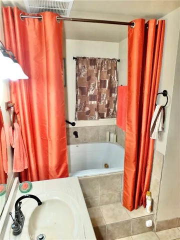 13423 Mettler Avenue, Los Angeles, California 90061