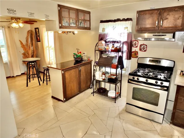 13423 Mettler Avenue, Los Angeles, California 90061