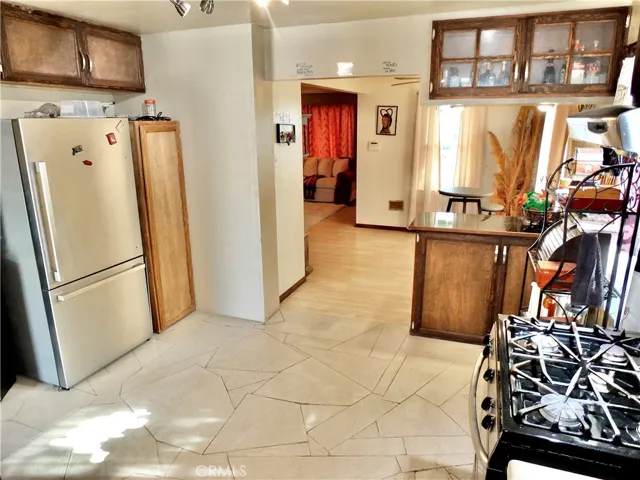 13423 Mettler Avenue, Los Angeles, California 90061