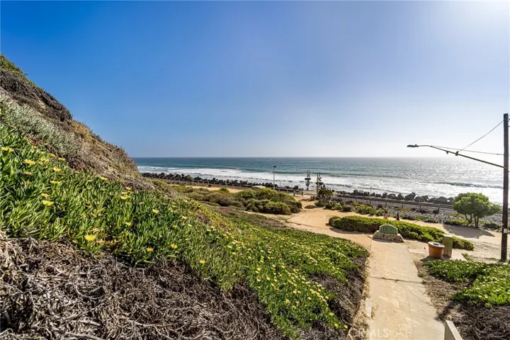 226 Avenida Pelayo B, San Clemente, California 92672