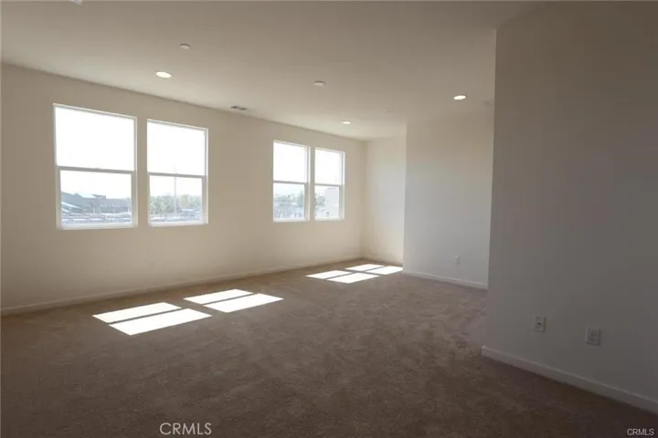 8870 Camphor H, Montclair, California 91763
