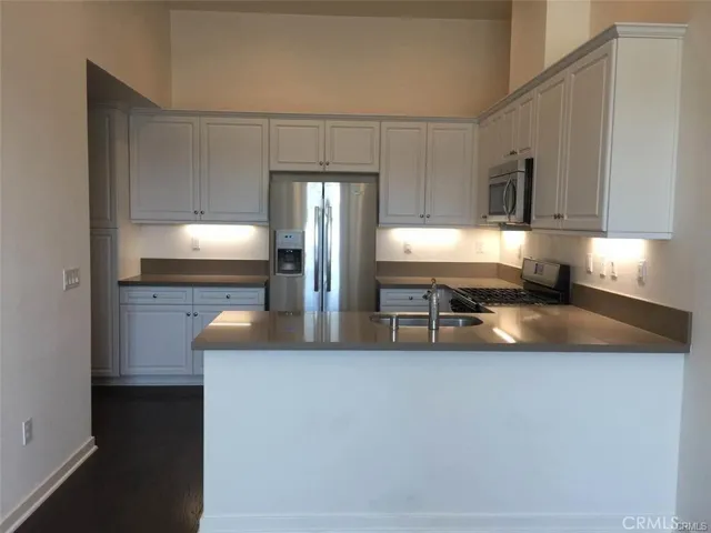 8870 Camphor H, Montclair, California 91763