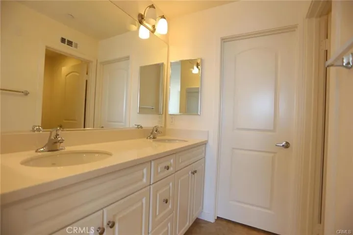 8870 Camphor H, Montclair, California 91763