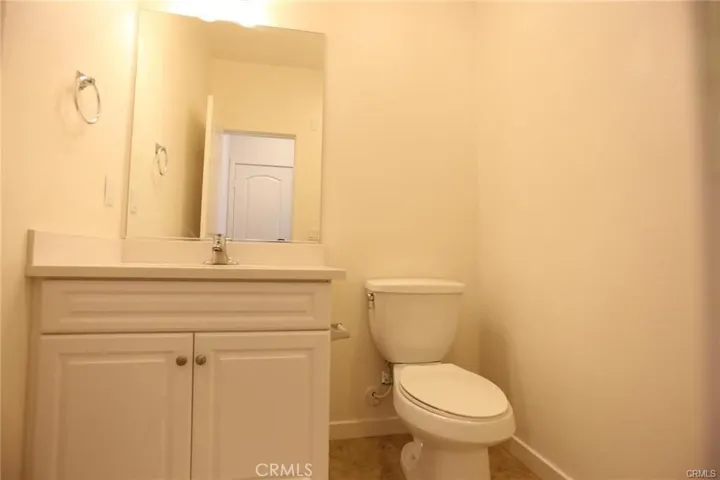8870 Camphor H, Montclair, California 91763