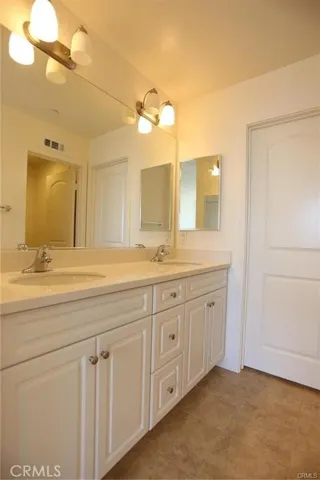 8870 Camphor H, Montclair, California 91763
