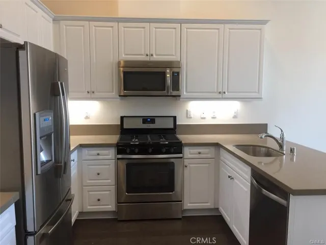 8870 Camphor H, Montclair, California 91763