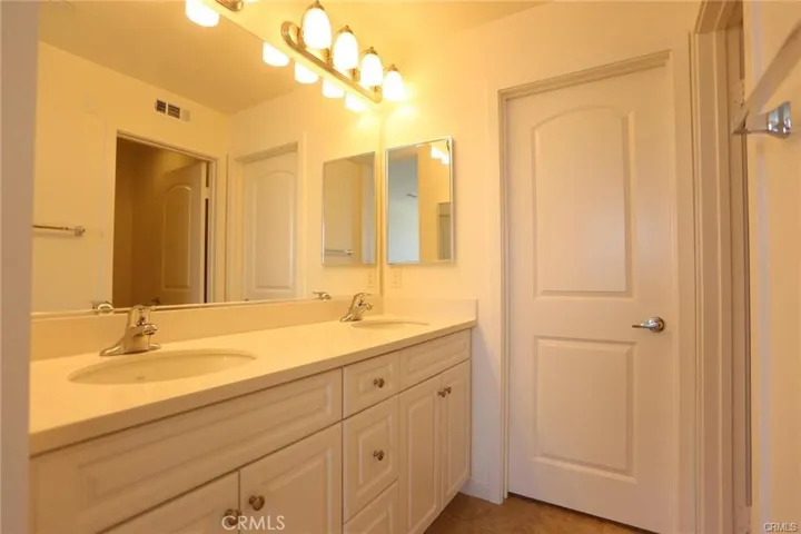 8870 Camphor H, Montclair, California 91763
