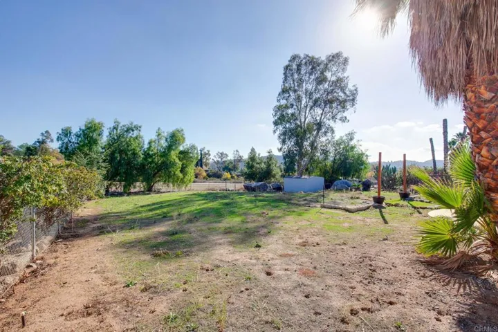 24375 Del Amo Road, Ramona, California 92065