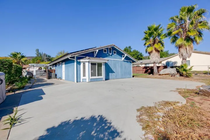 24375 Del Amo Road, Ramona, California 92065