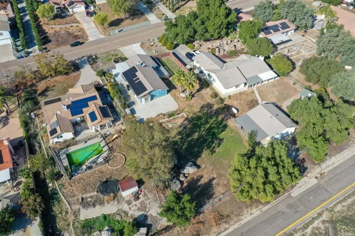24375 Del Amo Road, Ramona, California 92065