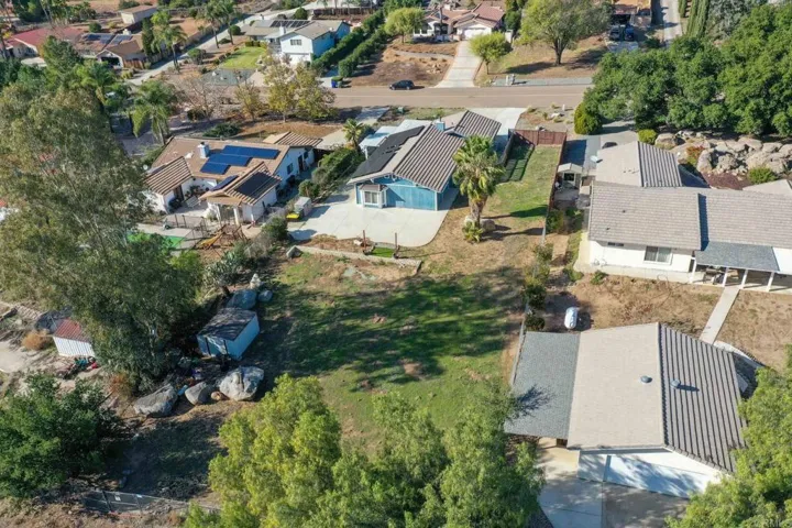 24375 Del Amo Road, Ramona, California 92065