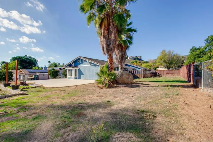 24375 Del Amo Road, Ramona, California 92065
