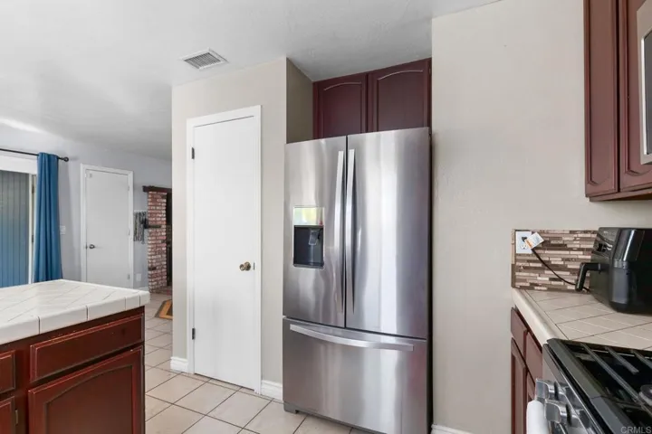 24375 Del Amo Road, Ramona, California 92065
