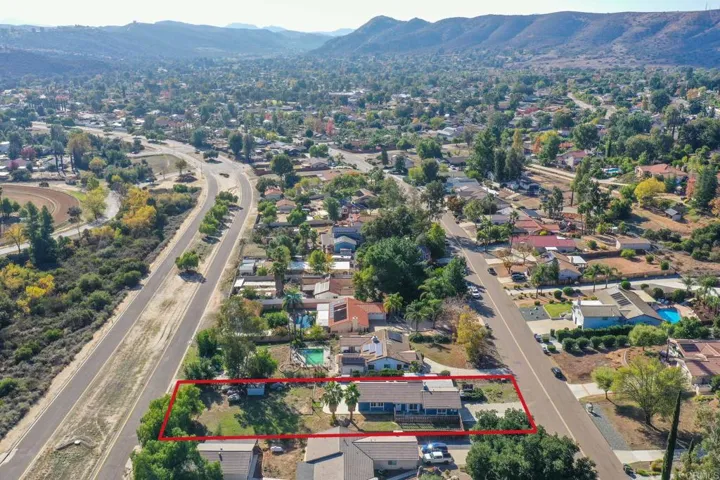 24375 Del Amo Road, Ramona, California 92065