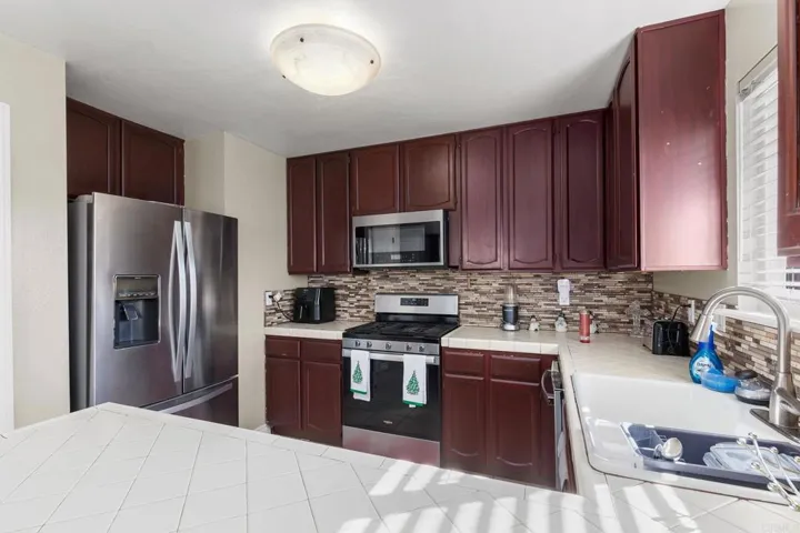 24375 Del Amo Road, Ramona, California 92065