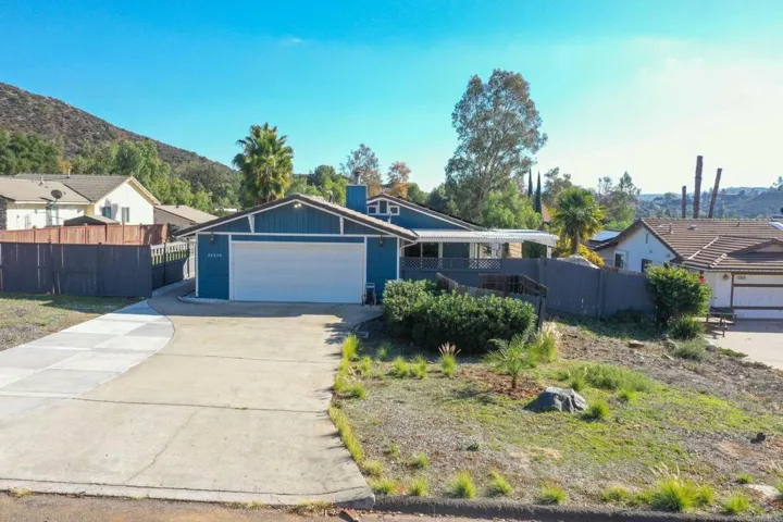 24375 Del Amo Road, Ramona, California 92065