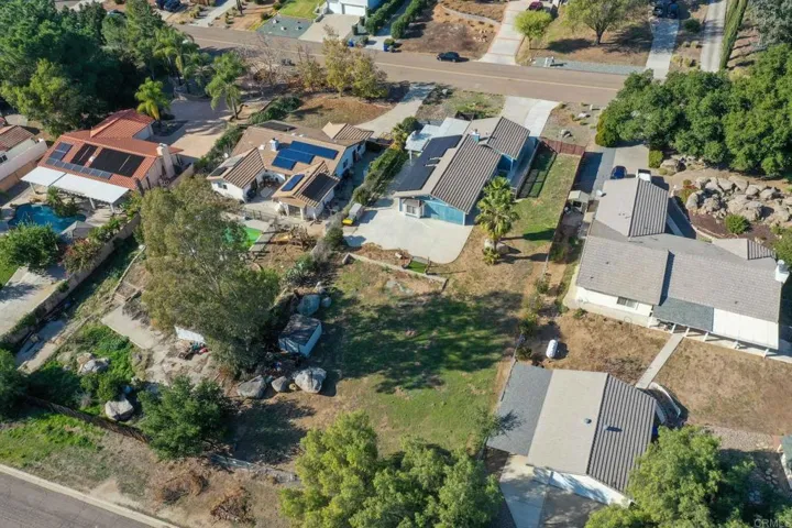 24375 Del Amo Road, Ramona, California 92065