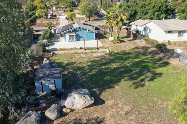 24375 Del Amo Road, Ramona, California 92065