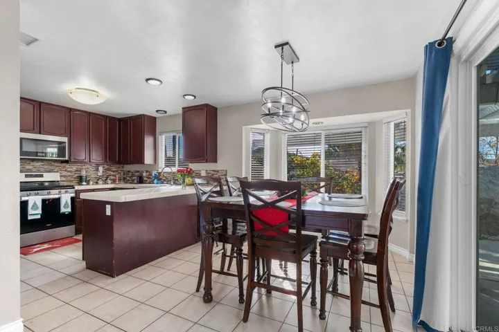24375 Del Amo Road, Ramona, California 92065