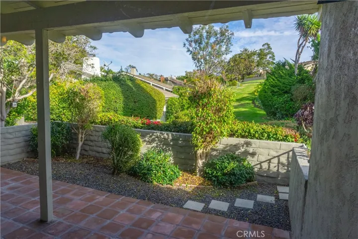 2154 Vista Entrada, Newport Beach, California 92660